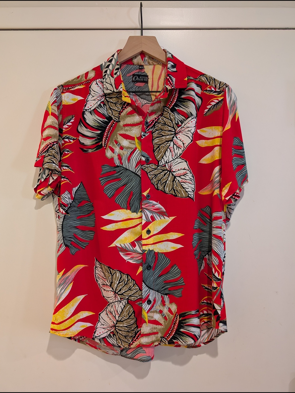 Men’s Red Tropical Print Short-Sleeve Shirt